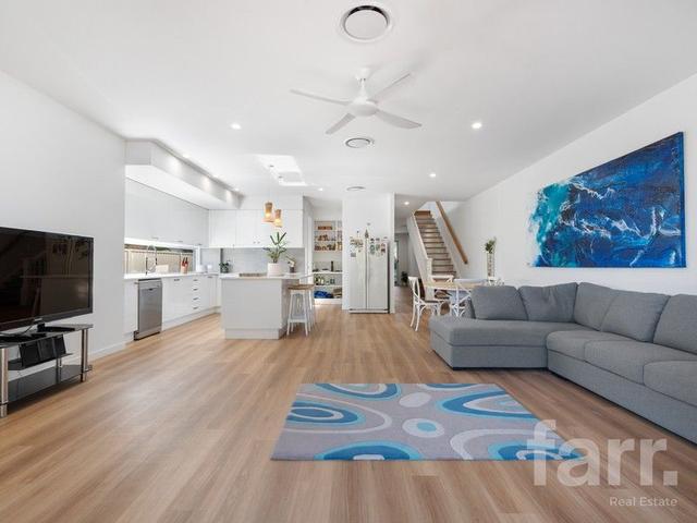 2/240 Bayview Street, QLD 4216