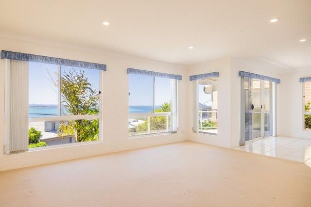 2/14 Wollomi  Avenue, NSW 2315