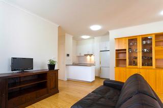 Lounge/kitchen (2012-08-24)