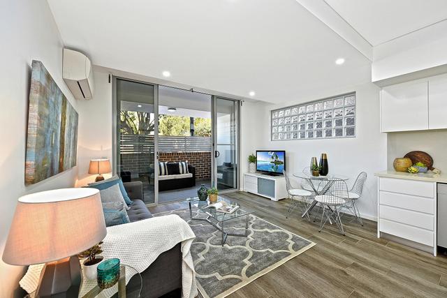 2/21 Beresford Road, NSW 2135