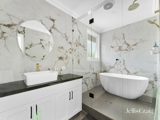 8 Swindon Avenue, VIC 3150