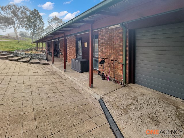 6 Moonyah Court, NSW 2630