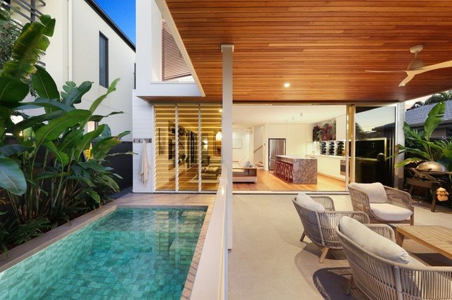 33 Dawn Parade, QLD 4220