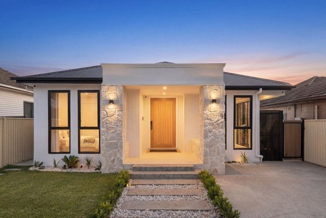 15 Cullens Road, NSW 2196