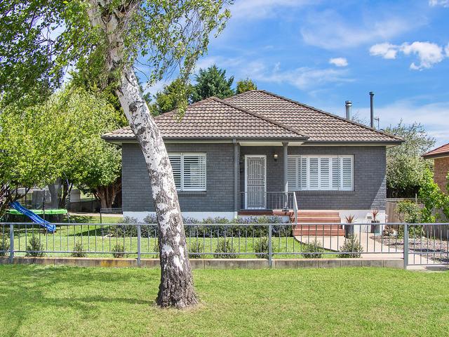 39 Baron Street, NSW 2630