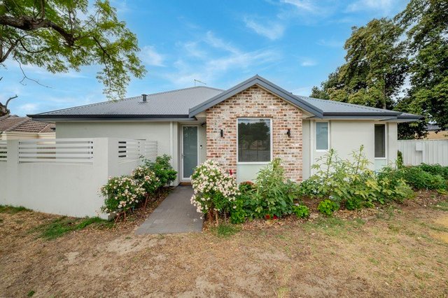 8A Deering Street, WA 6061