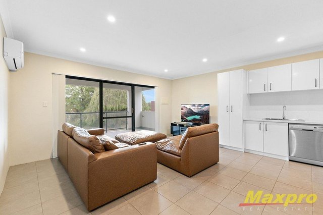 4/11 Rowlands Street, WA 6105