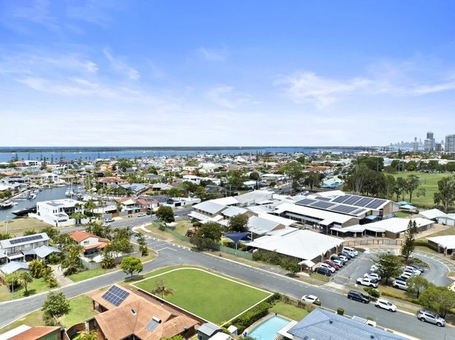 1 Simbai Street, QLD 4216