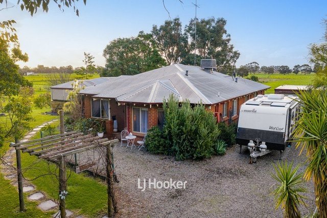 94 Huxley Road, WA 6218