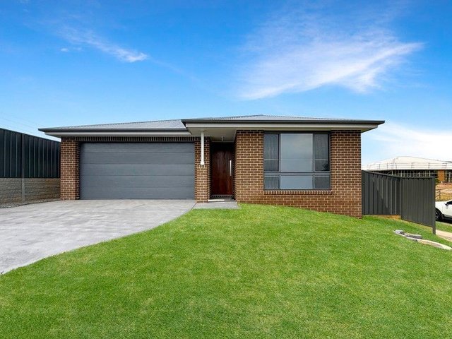 7 Outcrop Ave, NSW 2321