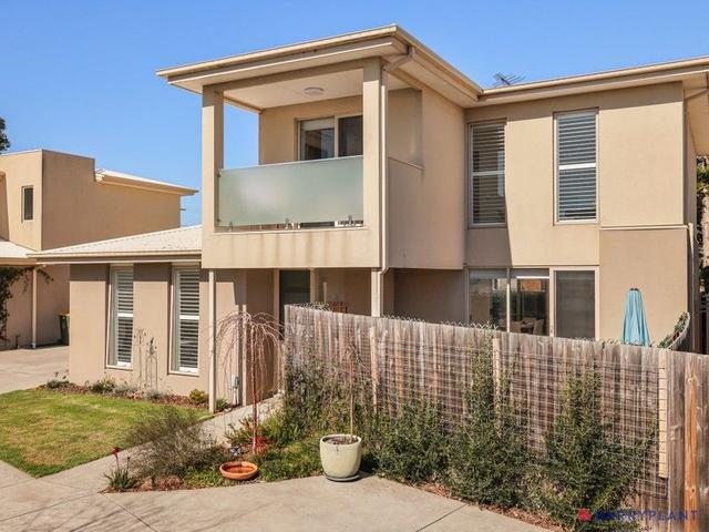 2/7 Garden Court, VIC 3925