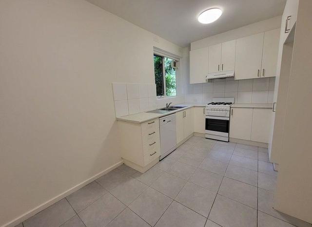 24/1 Whitehall Court, VIC 3161