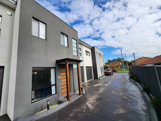 2/18 Thelma Street, NSW 2170