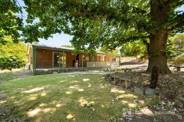 2 Mineral  Lane, VIC 3749