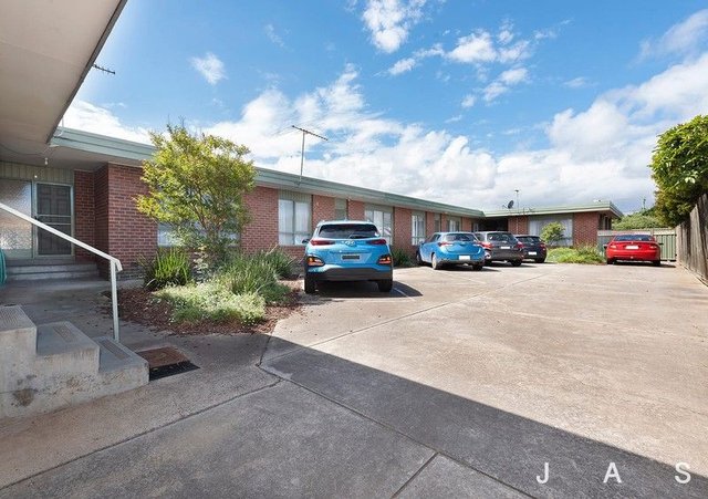 2/42 Bradley Street, VIC 3015