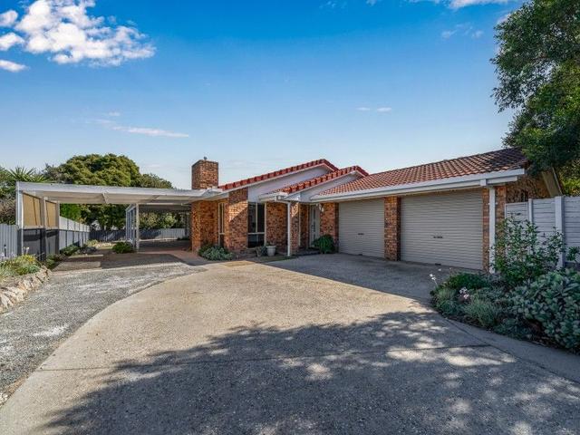 105 Southern View Drive, NSW 2640