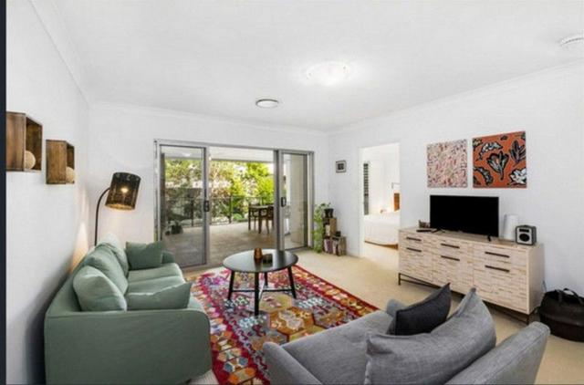 4/10 Dunsmore Street, QLD 4059