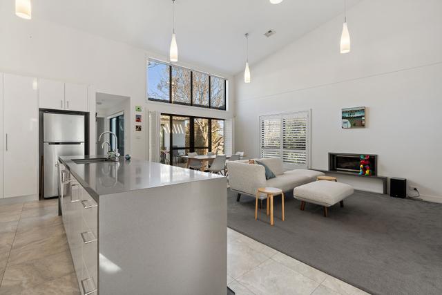 1/12 Gilmore Crescent, ACT 2605