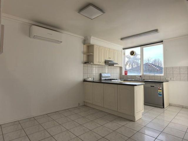 2/13 Alberta Street, VIC 3012