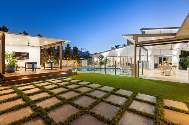 24 McIlwraith Avenue, QLD 4217
