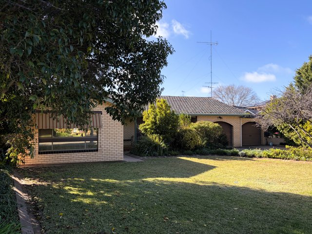17 Hoad Street, NSW 2680