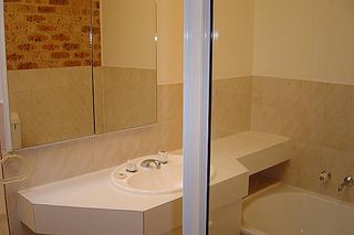Bathroom (2005-09-08)