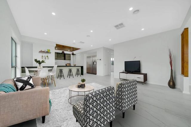 5 Rainier  Drive, VIC 3029