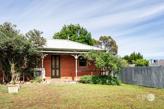 2/21 Van Heurck Street, VIC 3450