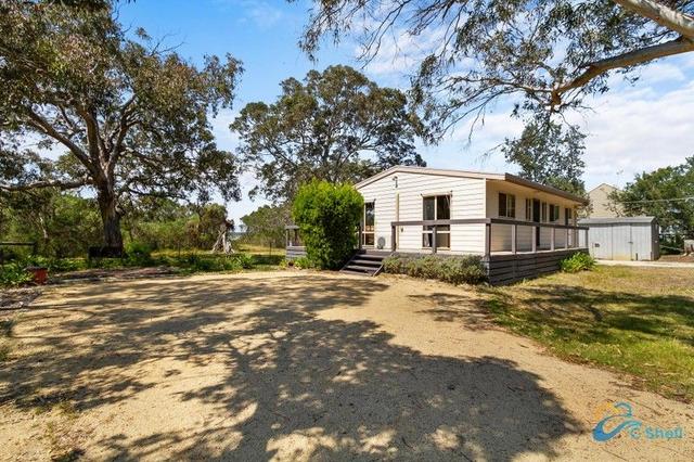 24 Christopher Court, VIC 3851