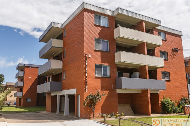 8/11 Crest Road, NSW 2620