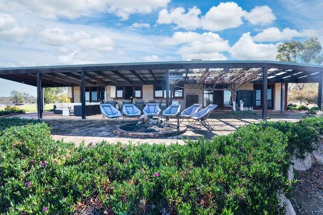 354 Cemetery Road, VIC 3746