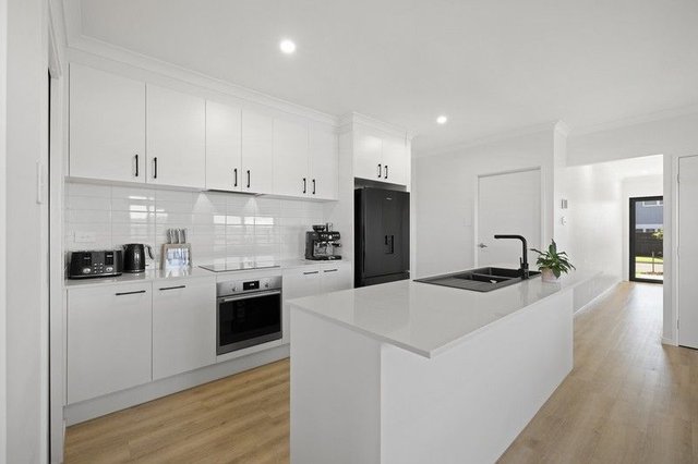 8 Tasman Street, QLD 4551