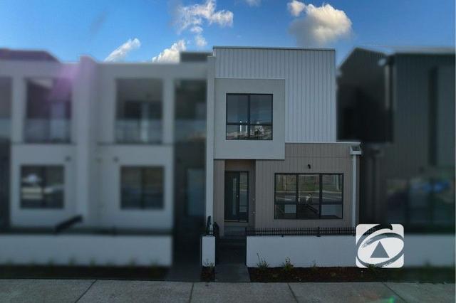 9 Travertine Loop, VIC 3806