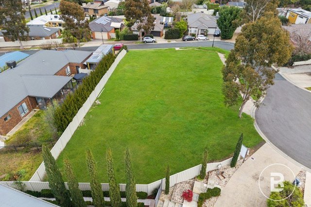 12 Oakes Place, VIC 3555