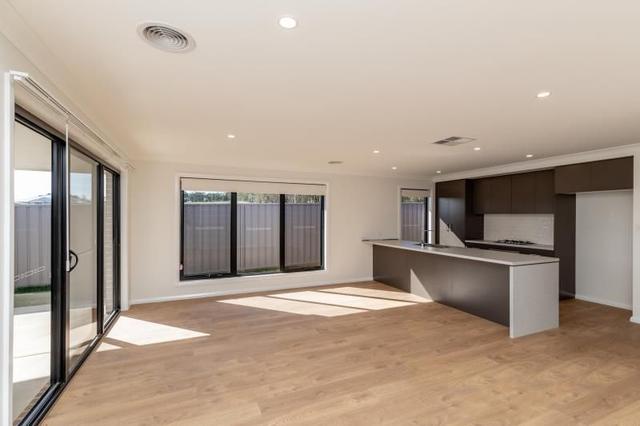 1 Turramia Crescent, NSW 2650