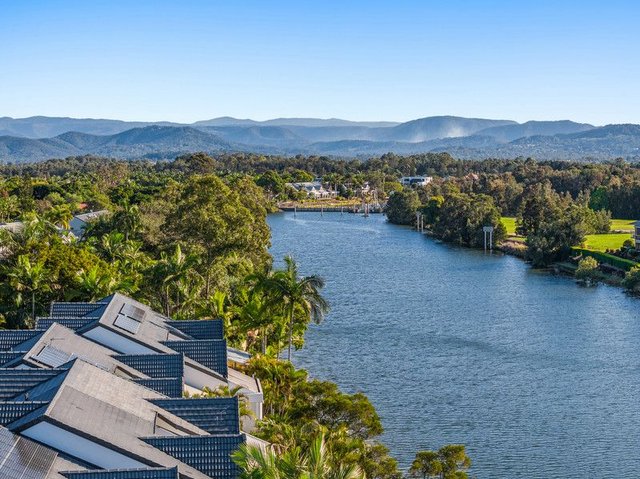 2 Middleton/125 Santa Cruz Boulevard, QLD 4226