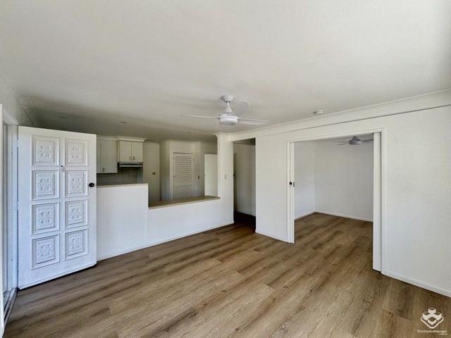 65 Walton Street, QLD 4215
