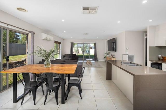 44 Messenger Avenue, NSW 2650