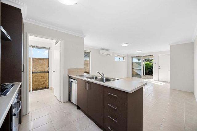 5/40 Roccella Loop, WA 6065