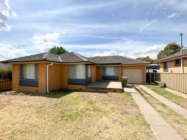 17 Leavenworth Drive, NSW 2650