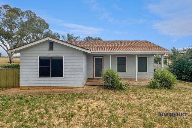 25 Burge Place, NSW 2830