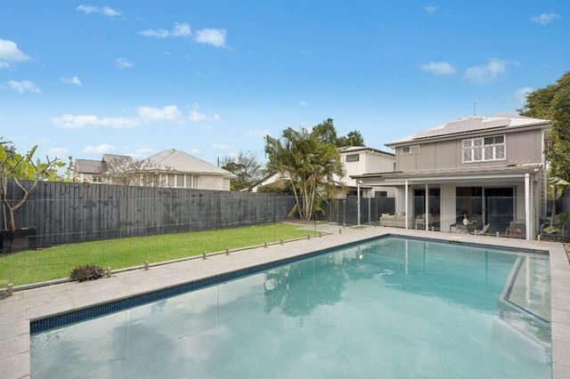 234 Long Street East, QLD 4075