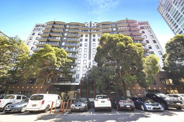 711/28 Bank Street, VIC 3205