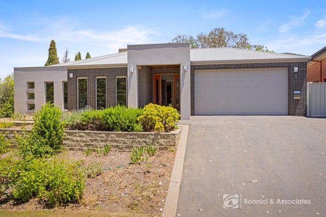 9 Pinehurst Fairway, VIC 3690