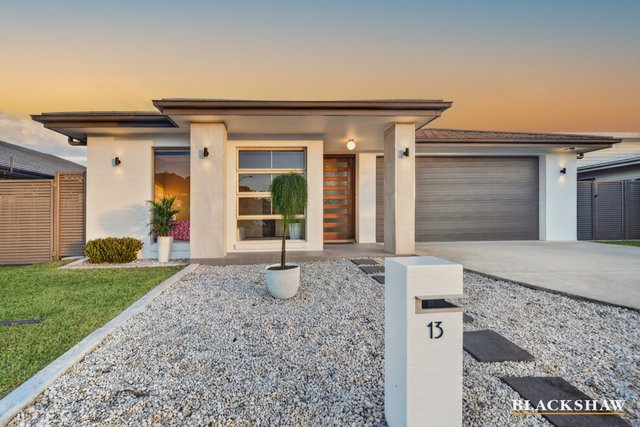 13 Oceanview Way, NSW 2537