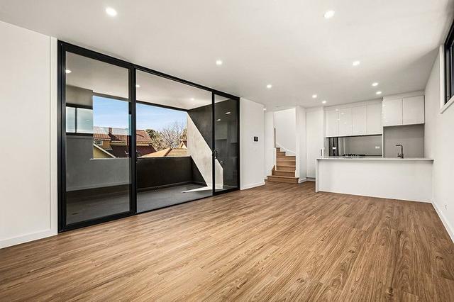 2/21 Geelong Rd, VIC 3011