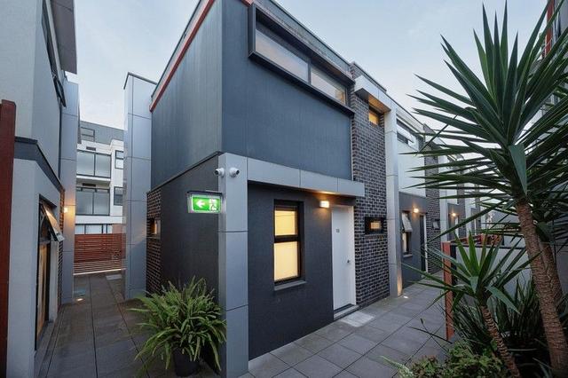 10/10 Emily Street, VIC 3163