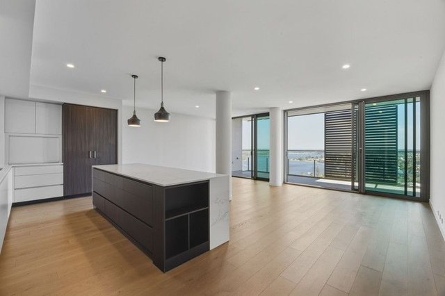 2402/3 Kintail Road, WA 6153