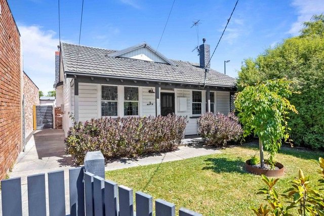 2 Ascot St South, VIC 3350