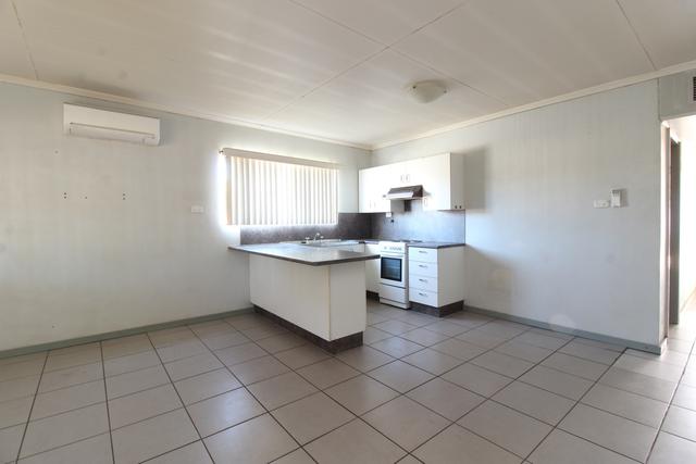 Unit 8/82 Hilary St, QLD 4825
